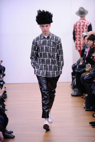 Look 15